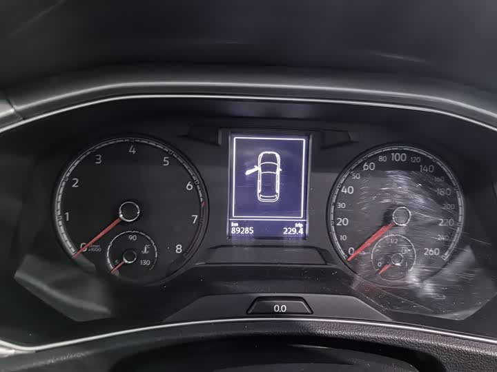 Фото 8 - Volkswagen T-Roc