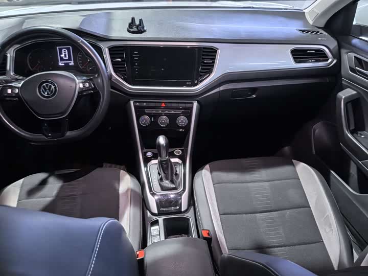 Фото 9 - Volkswagen T-Roc