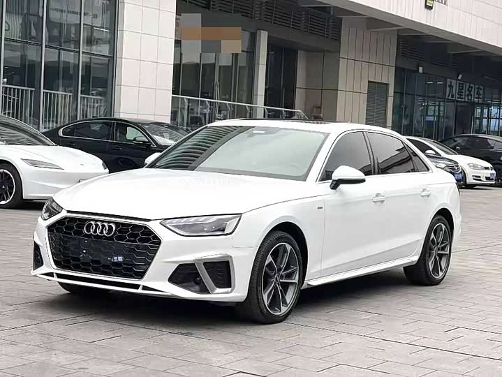 Фото 1 - Audi A4L