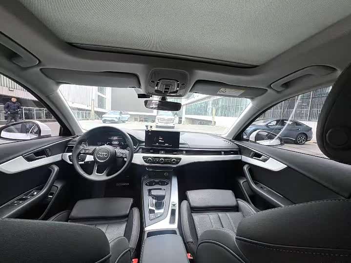 Фото 5 - Audi A4L