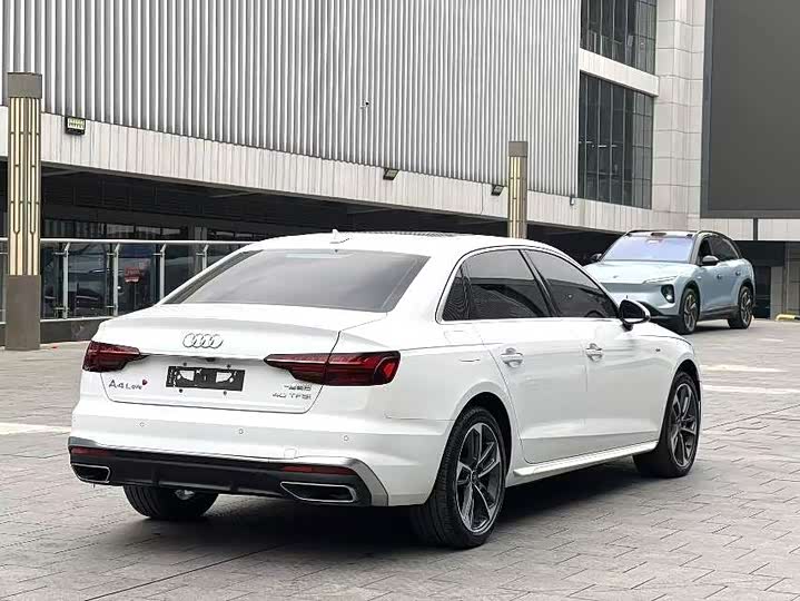 Фото 7 - Audi A4L