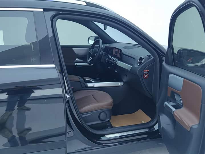 Фото 8 - Mercedes-Benz GLB-Class