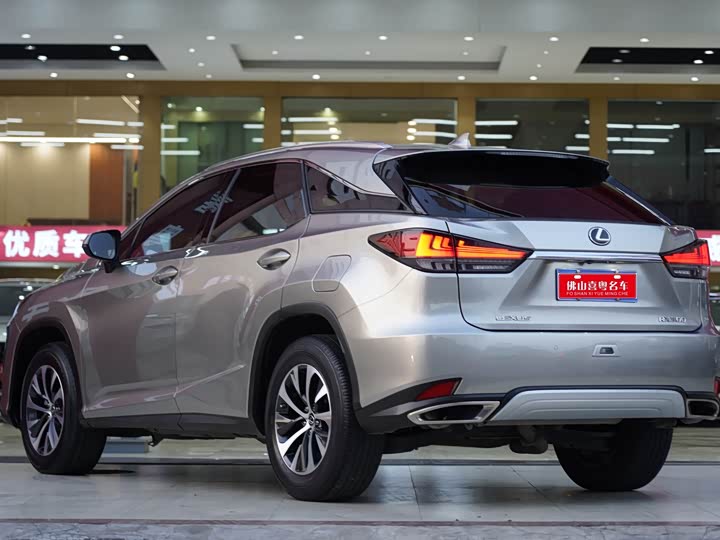 Фото 2 - Lexus RX