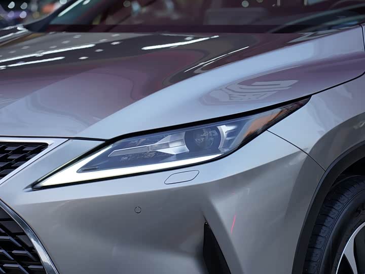 Фото 3 - Lexus RX