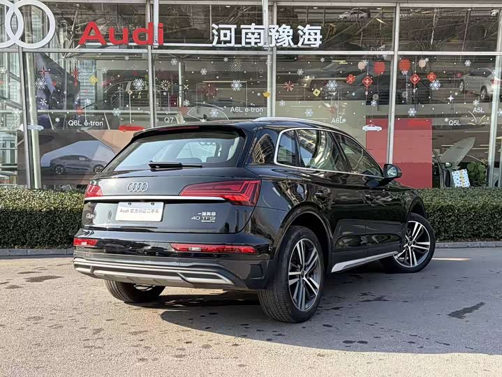 Фото 5 - Audi Q5L
