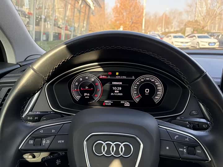 Фото 9 - Audi Q5L