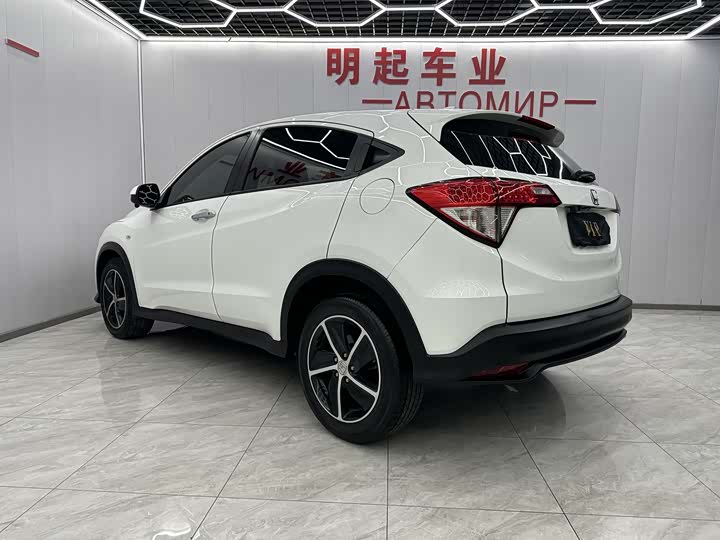 Фото 8 - Honda Vezel
