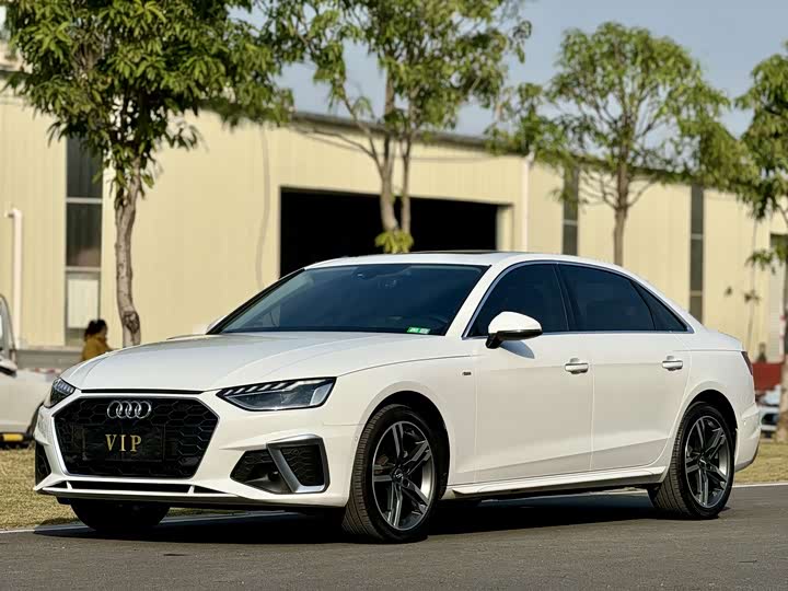 Фото 1 - Audi A4L