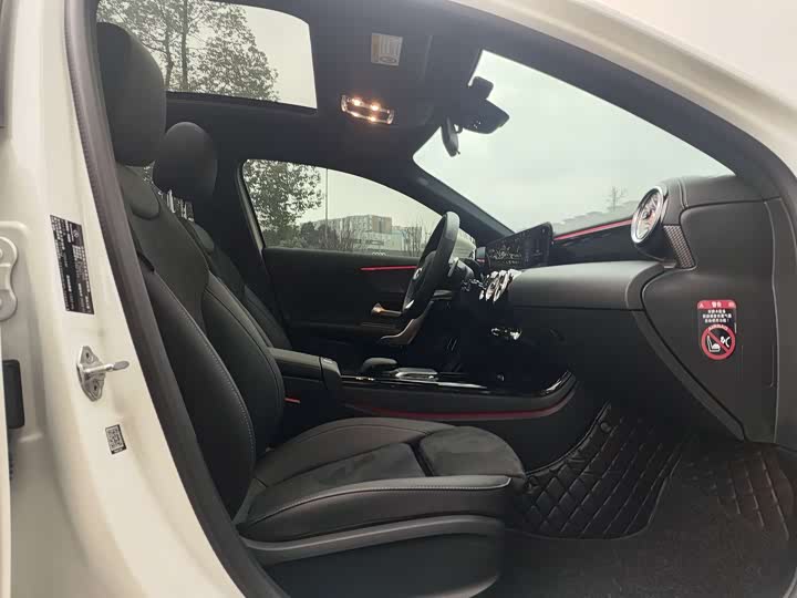 Фото 9 - Mercedes-Benz A-Class