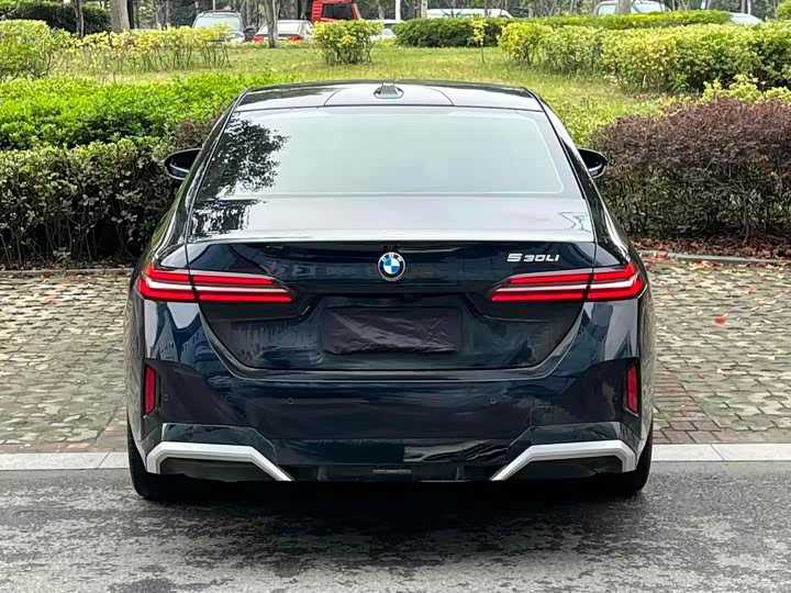 Фото 8 - BMW 5 Series