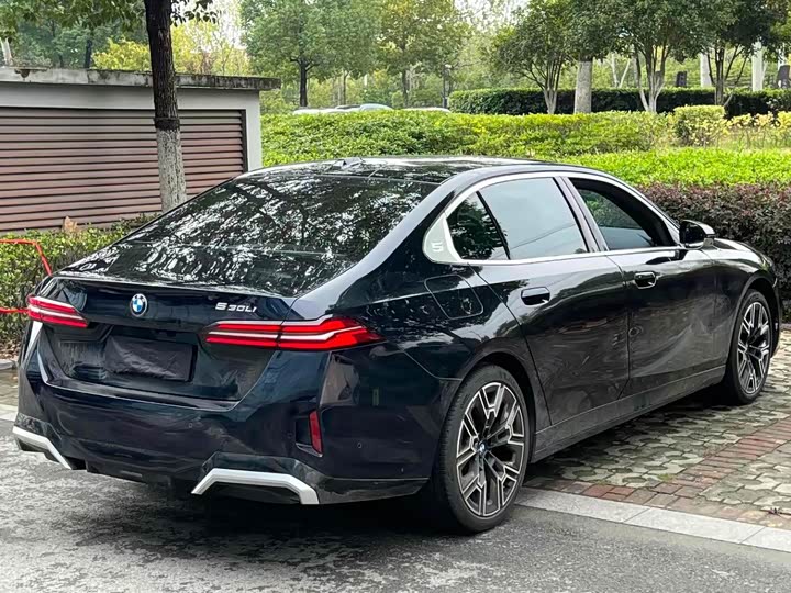 Фото 9 - BMW 5 Series