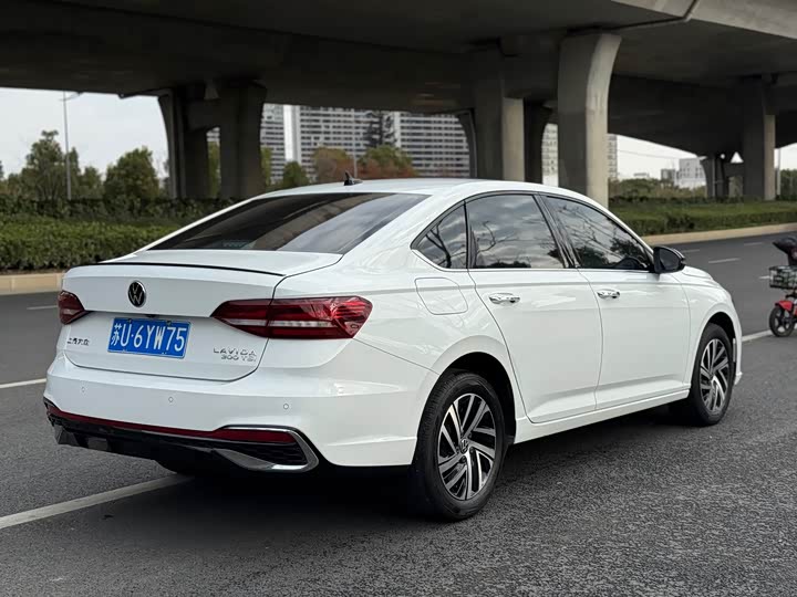 Фото 5 - Volkswagen Lavida