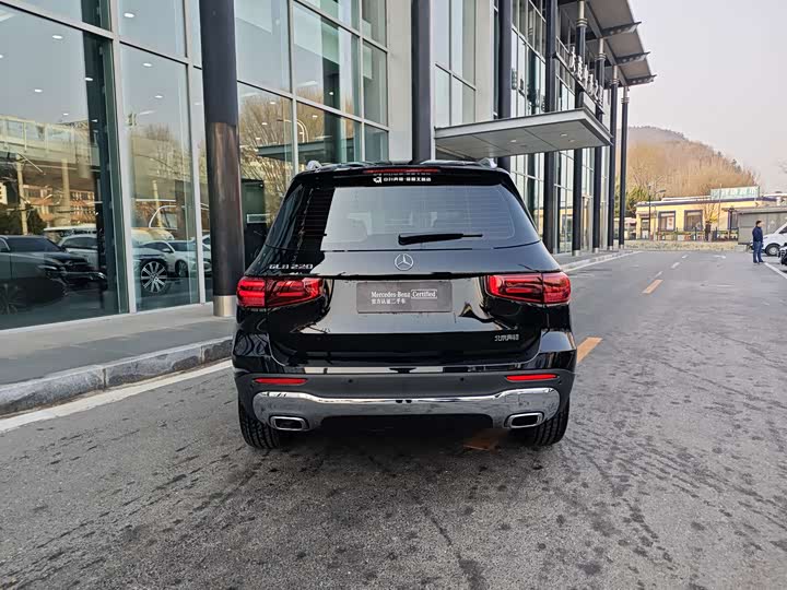 Фото 9 - Mercedes-Benz GLB-Class