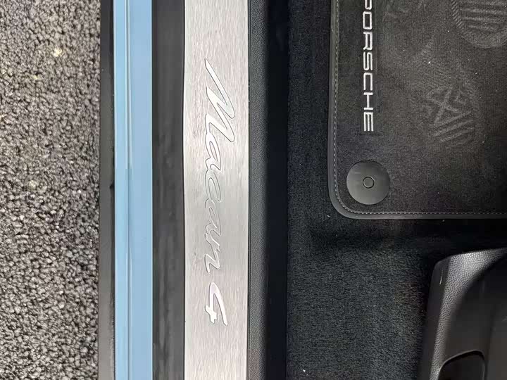 Фото 4 - Porsche Macan EV