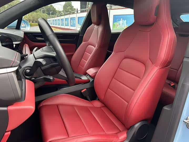 Фото 5 - Porsche Macan EV