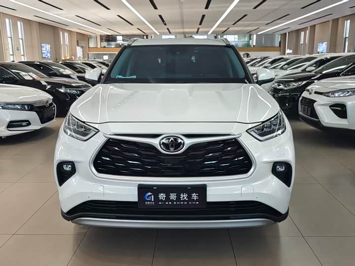 Фото 2 - Toyota Highlander