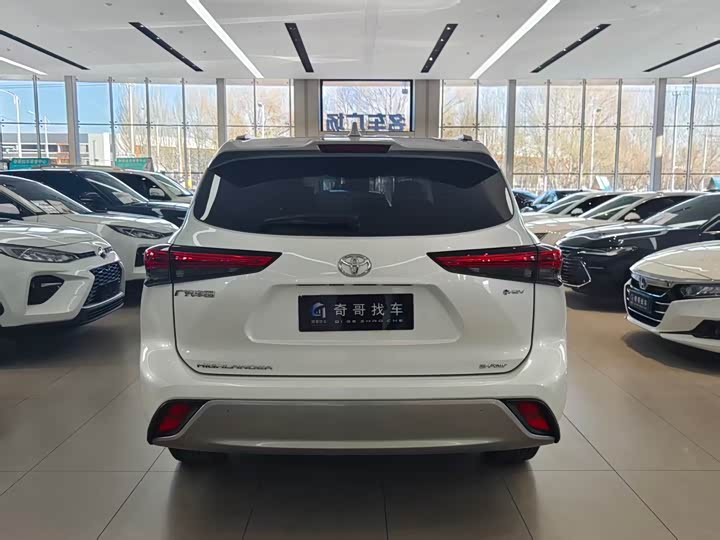 Фото 4 - Toyota Highlander