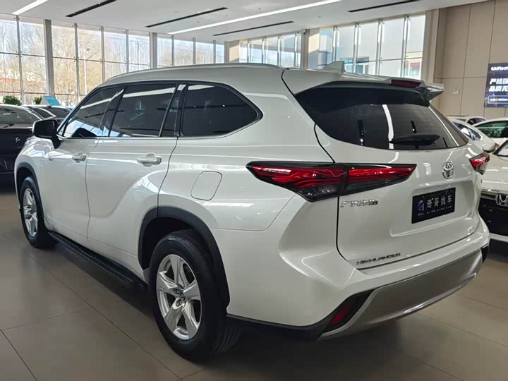 Фото 5 - Toyota Highlander