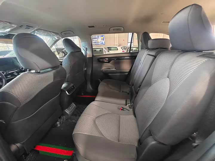 Фото 7 - Toyota Highlander