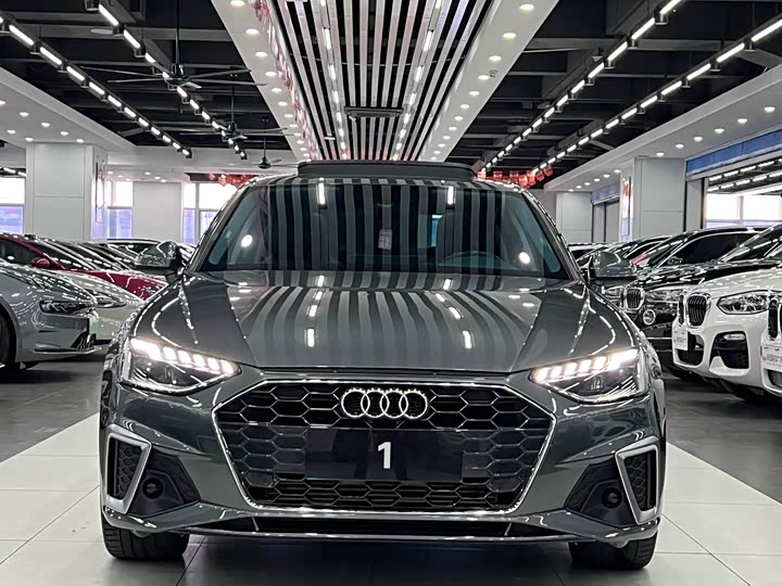 Фото 2 - Audi A4L