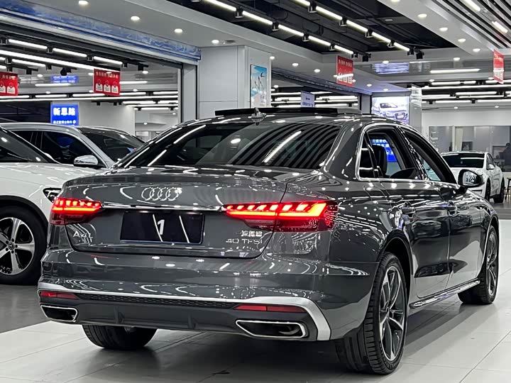 Фото 4 - Audi A4L