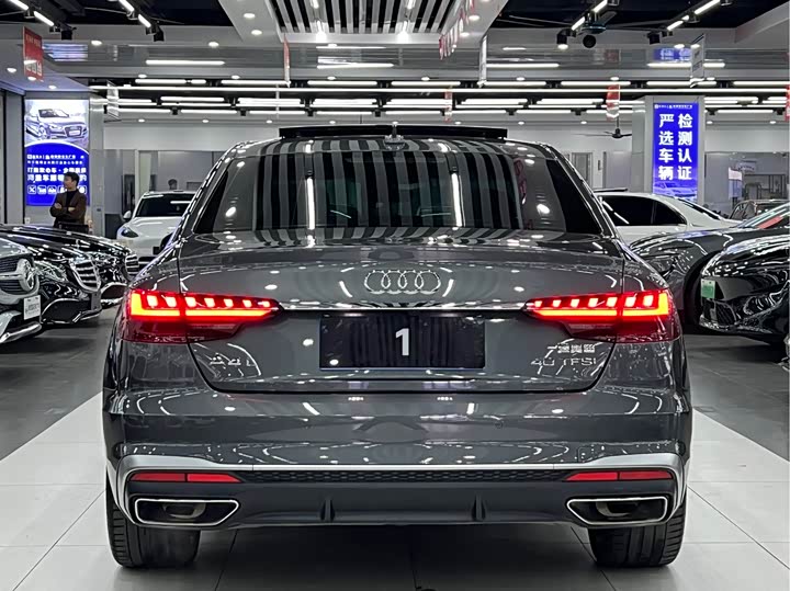 Фото 5 - Audi A4L