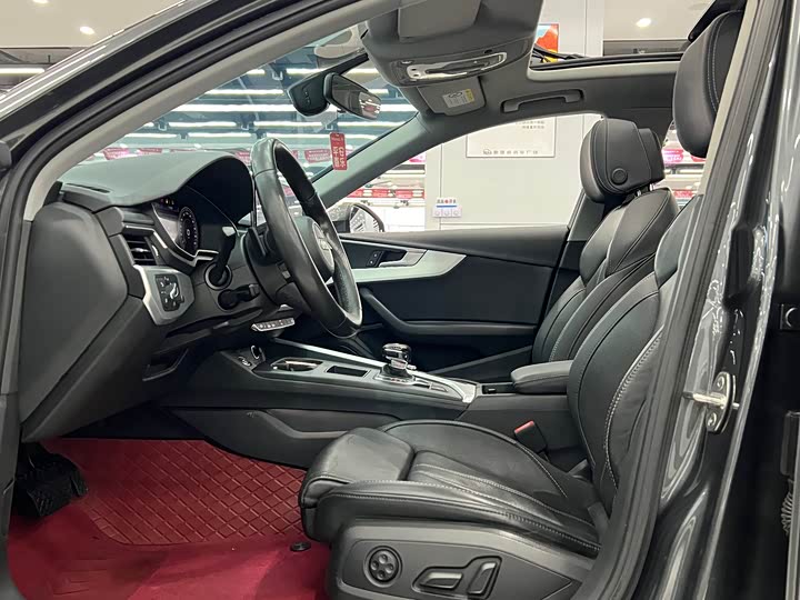 Фото 7 - Audi A4L