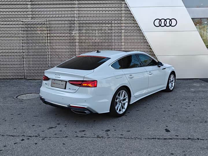 Фото 4 - Audi A5