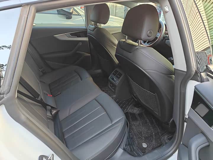 Фото 8 - Audi A5