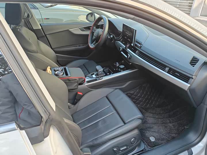 Фото 9 - Audi A5