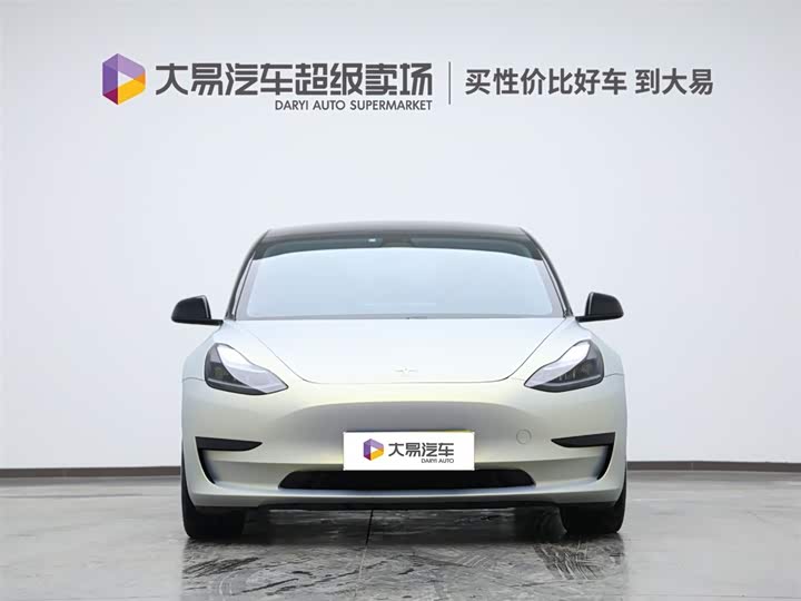 Фото 2 - Tesla Model 3