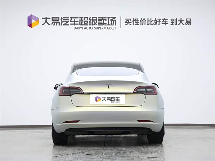 Фото 4 - Tesla Model 3