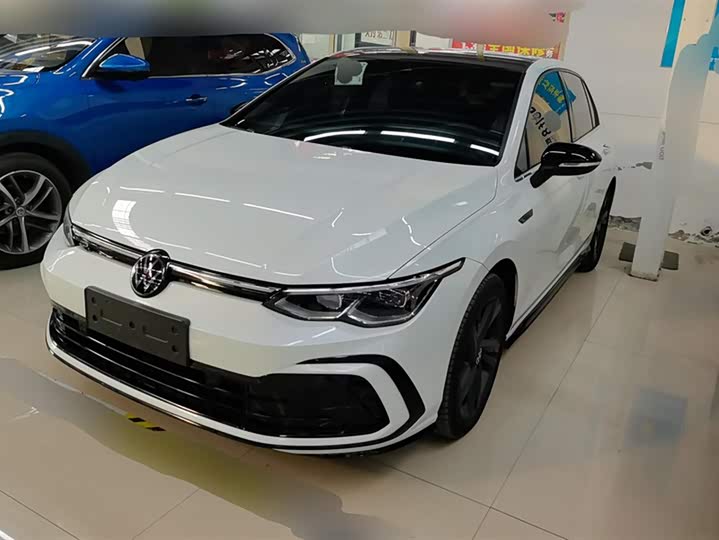 Фото 1 - Volkswagen Golf