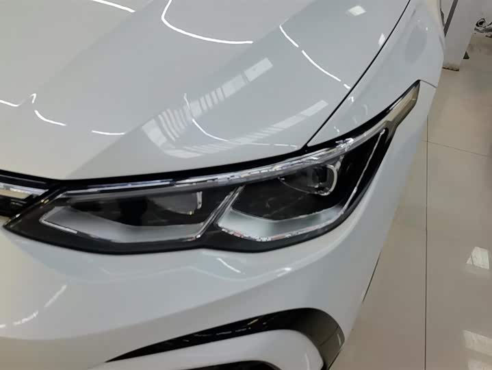 Фото 5 - Volkswagen Golf