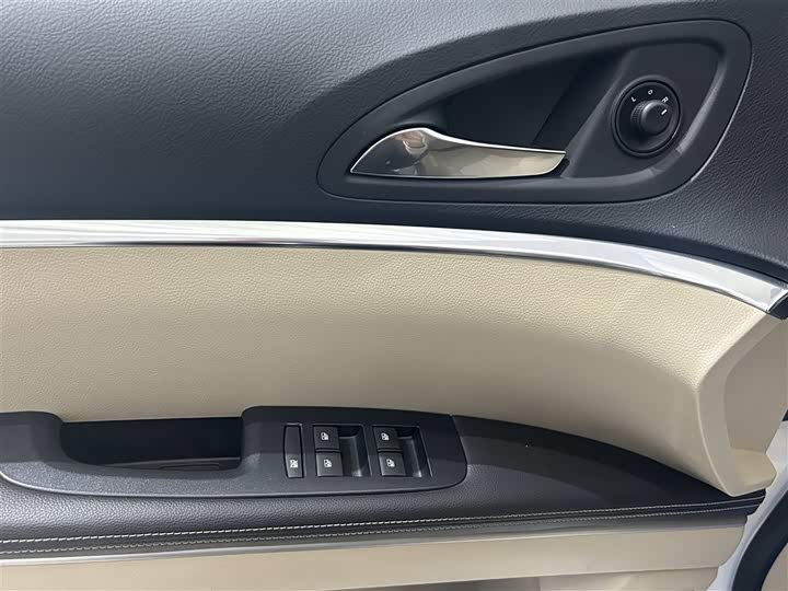 Фото 6 - Buick GL8 ES