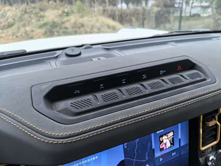 Фото 8 - Ford Bronco