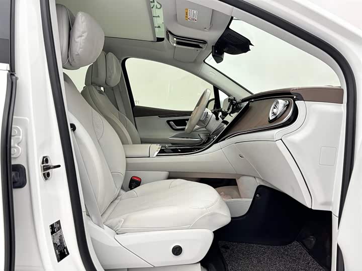 Фото 8 - Mercedes-Benz EQE SUV