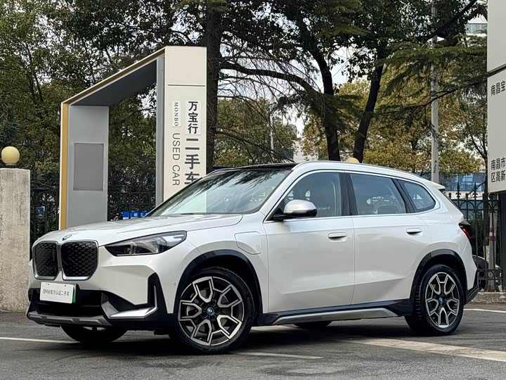 Фото 1 - BMW iX1