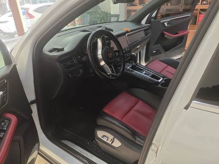 Фото 3 - Porsche Macan