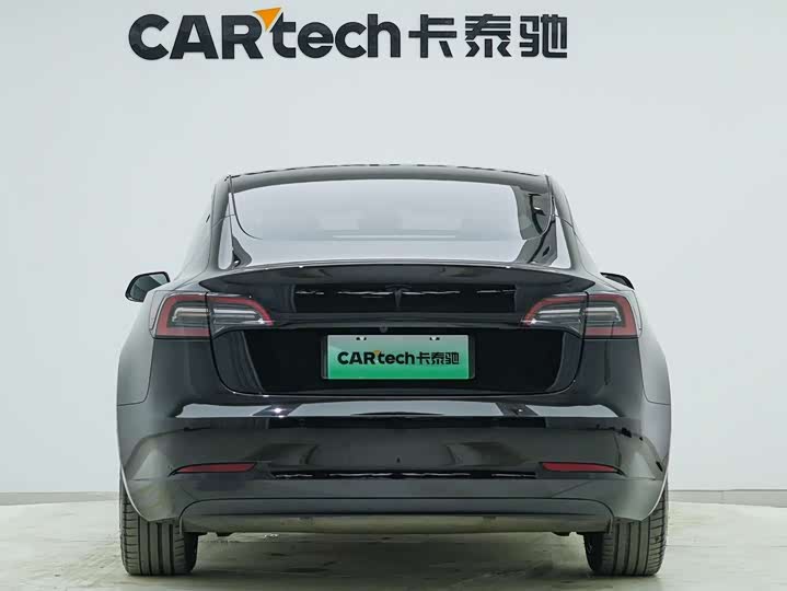 Фото 4 - Tesla Model 3