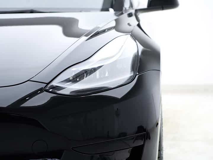 Фото 8 - Tesla Model 3