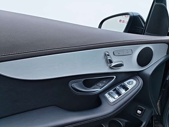 Фото 8 - Mercedes-Benz GLC-Class