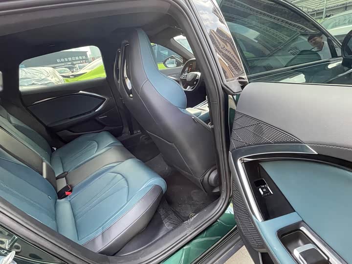 Фото 7 - MG Motor 7