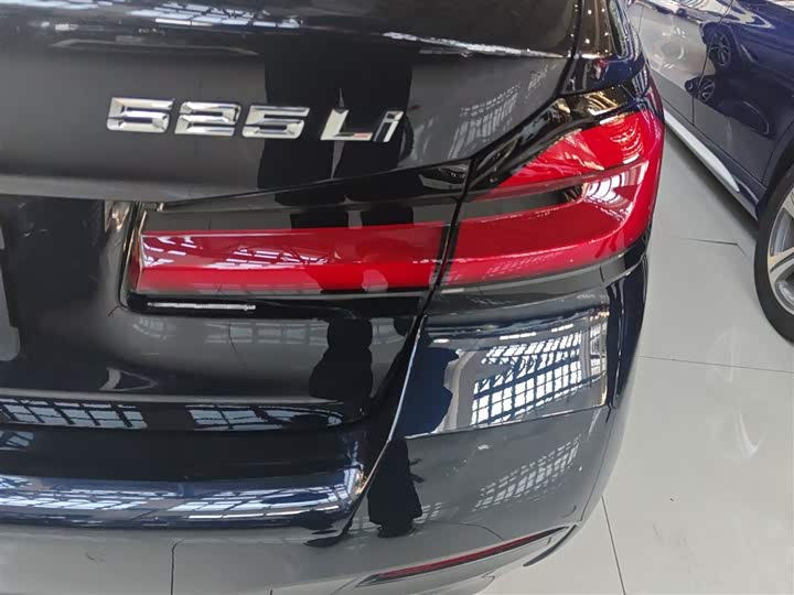 Фото 8 - BMW 5 Series