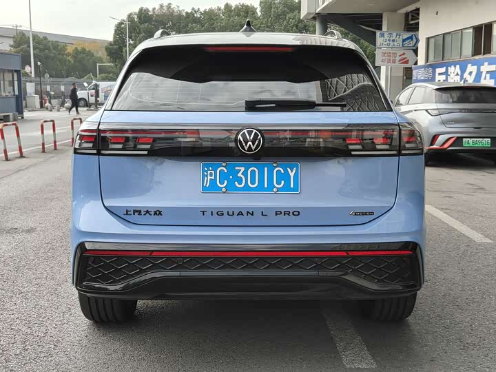 Фото 4 - Volkswagen Tiguan L Pro