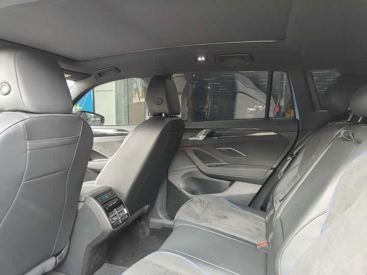 Фото 8 - Volkswagen Tiguan L Pro