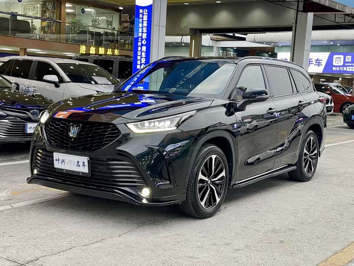 Фото 1 - Toyota Crown Kluger