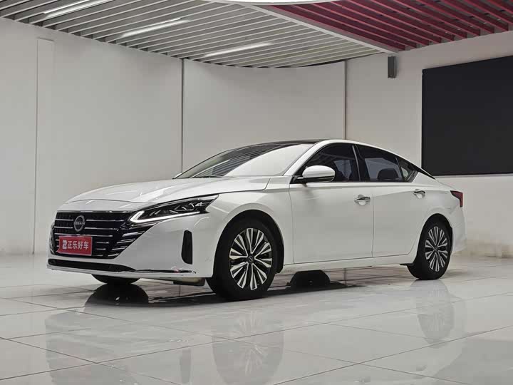 Фото 1 - Nissan Teana