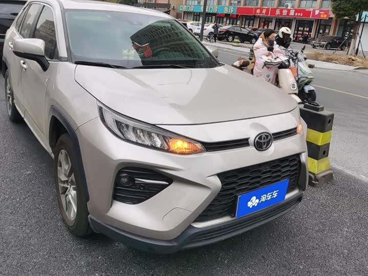 Фото 2 - Toyota Wildlander