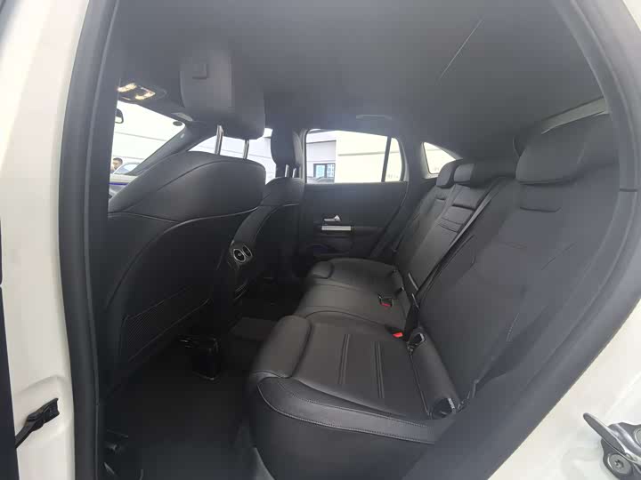 Фото 6 - Mercedes-Benz GLA-Class